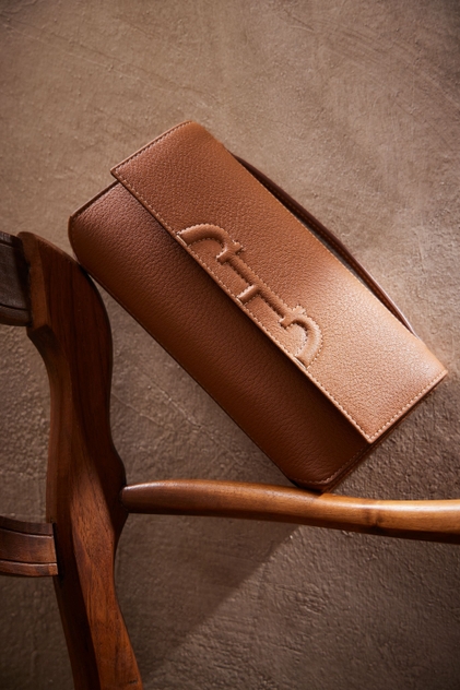 DOMA INSIGNIA | POCHETTE WALLET