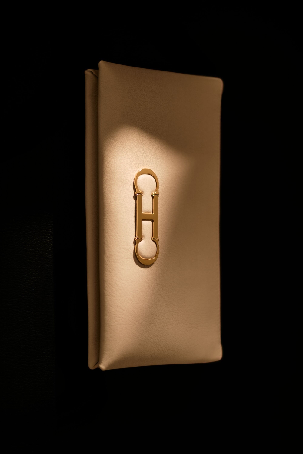 INITIALS INSIGNIA SOFT | POUCH DE MANO