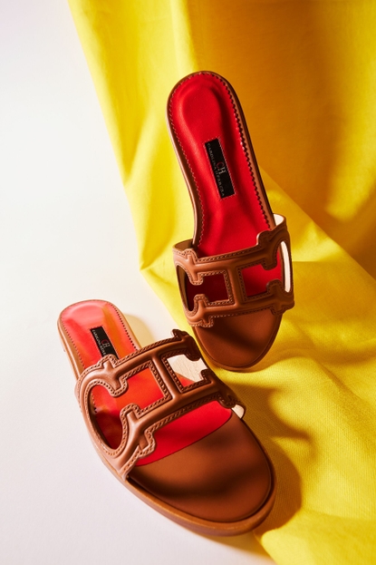 Doma Insignia Cut-out leather slides
