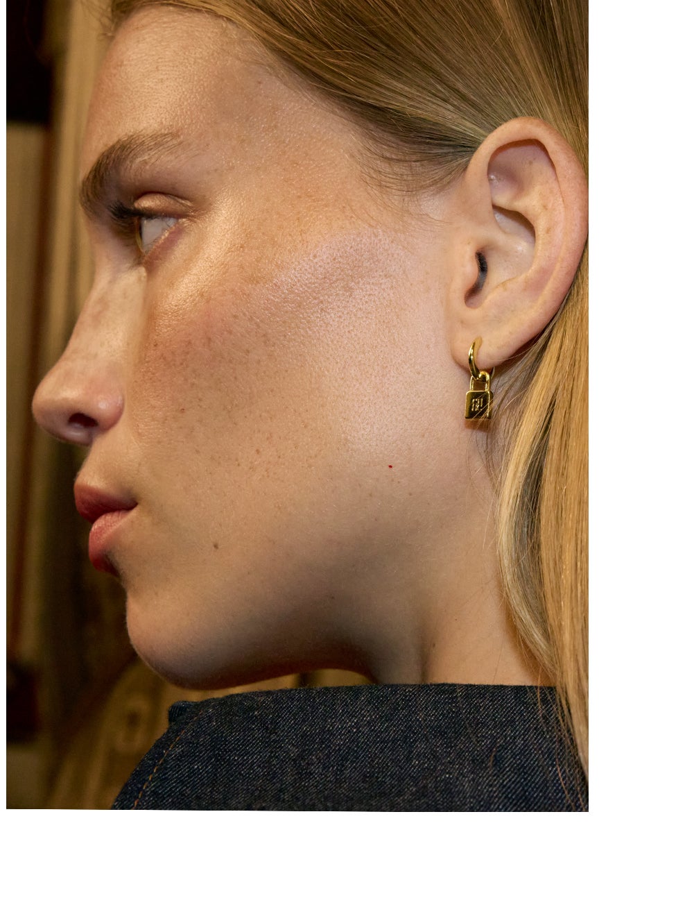 Lacito Insignia Salón Terciopelo Negro